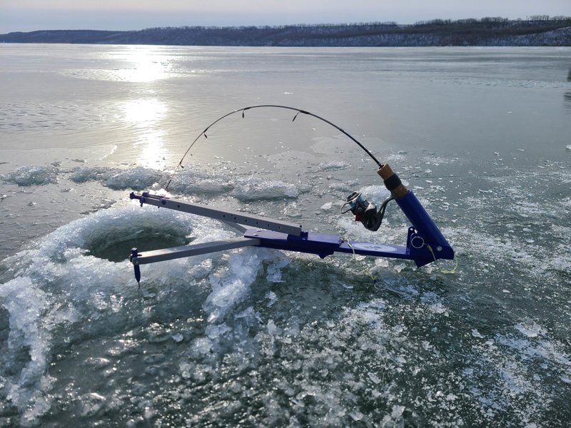 Ice fishing gamble game, ice fishing gambling game
